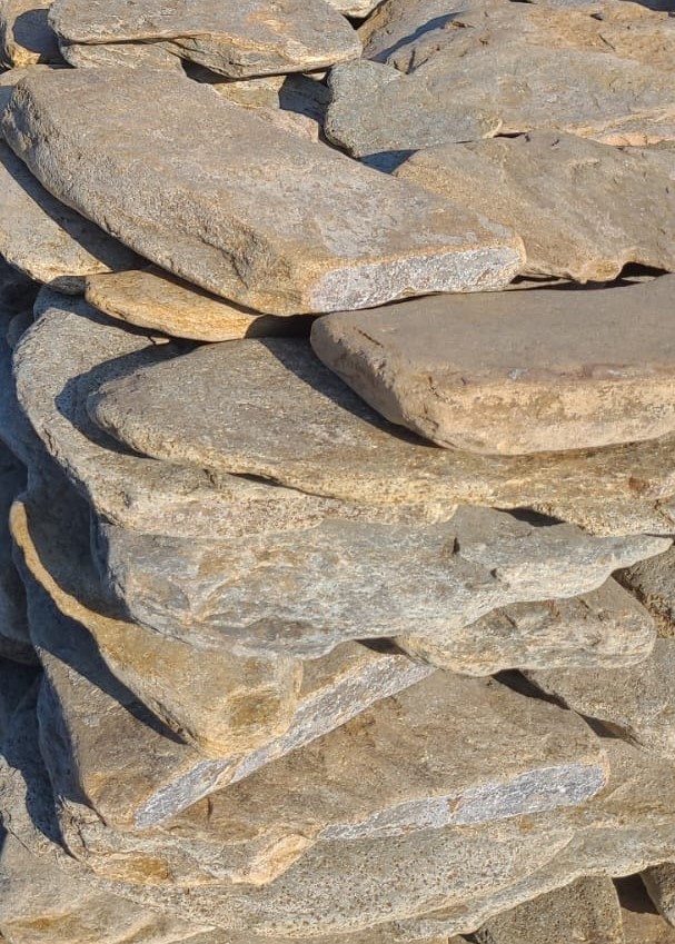 Сланец "Золотая Осень", галтованный, 30-60 мм купить в Санкт-Петербурге