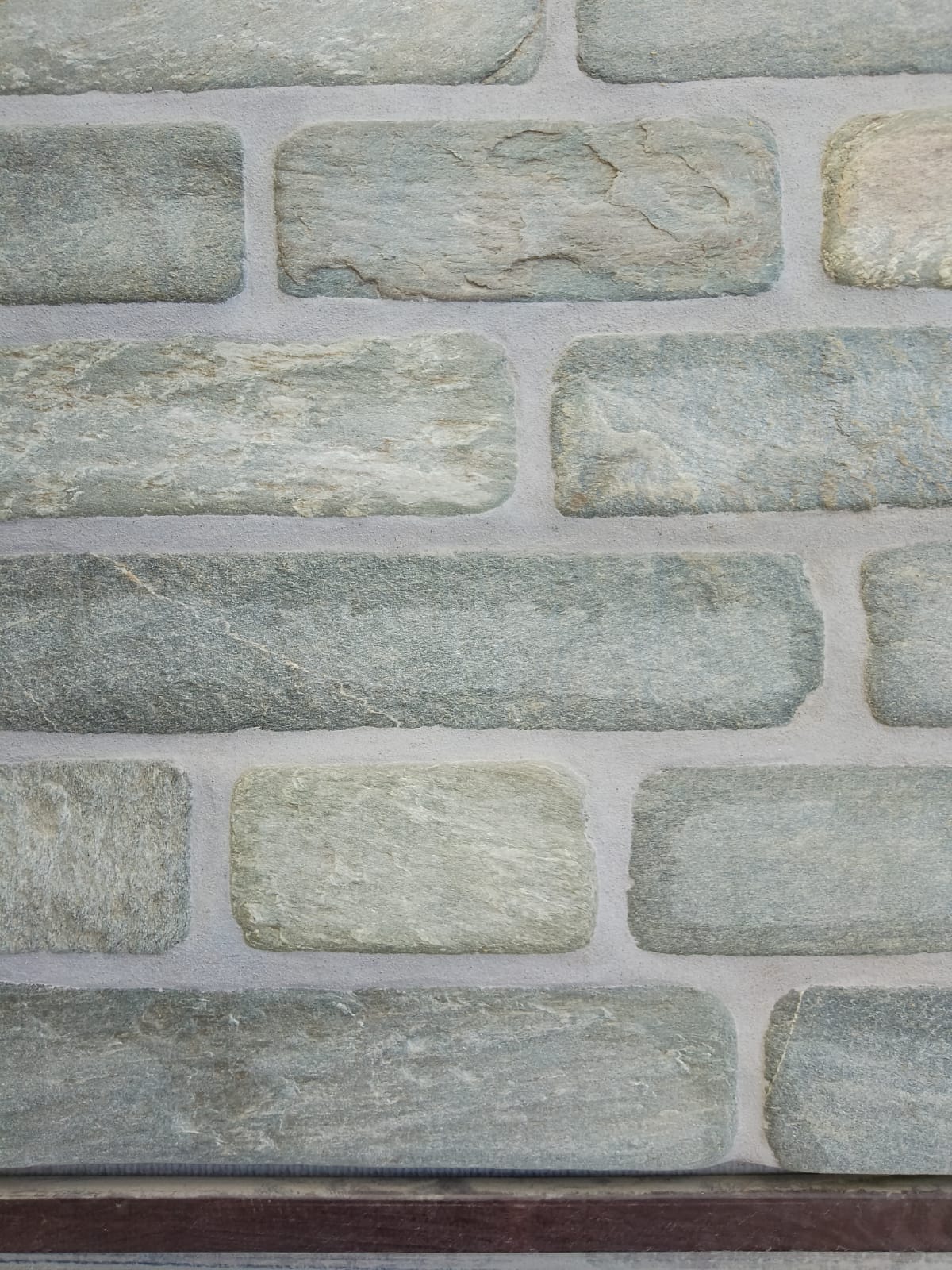 Плитка из кварцита зеленого (златолит) 100мм галтованная купить в Санкт-Петербурге