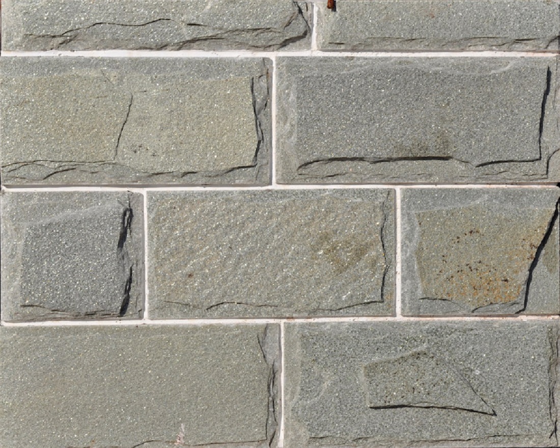 Плитка из кварцита зеленого (златолит) 100мм со сколом купить в Санкт-Петербурге