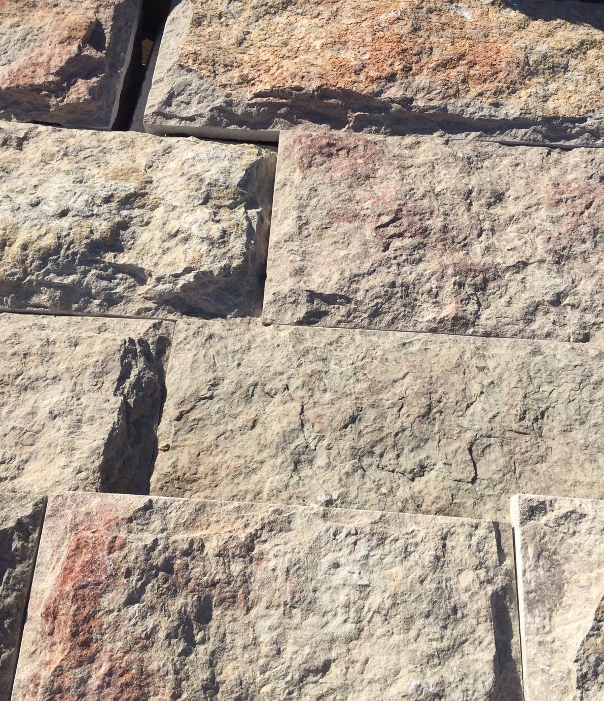 Плитка из известняка серо-сиреневый со сколом 100мм Camonica купить в Санкт-Петербурге