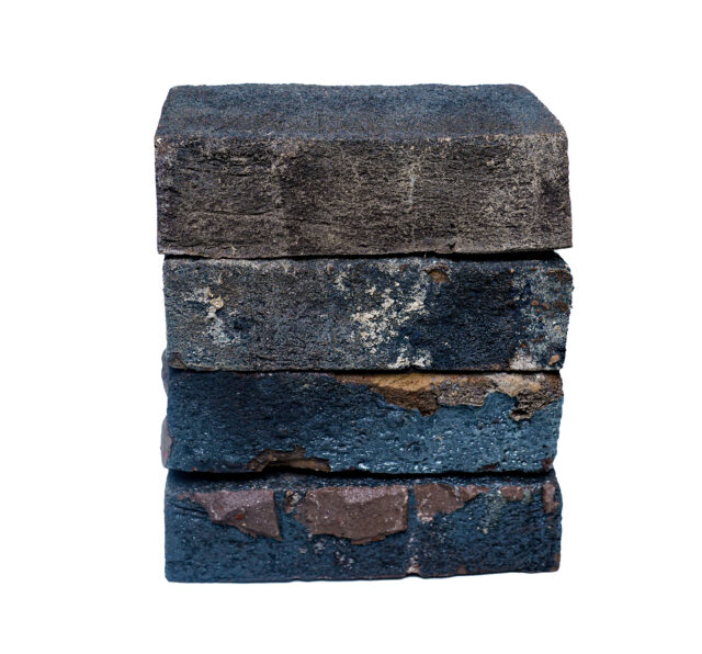 ОСТ КЛИНКЕР Кирпич лицевой ручной формовки OBERON BLACK VGV Черный 210х100х50мм 576шт/пд купить в Санкт-Петербурге